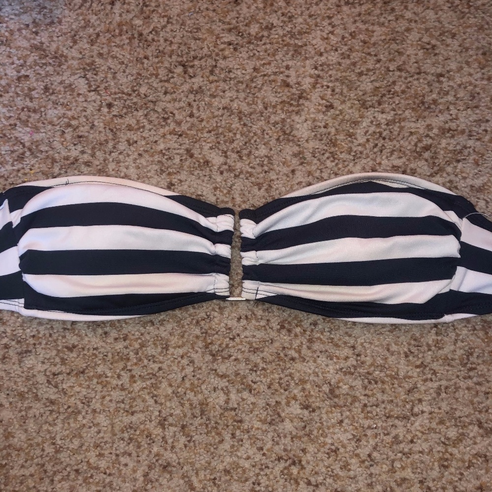 Women's Strapless Bikini Top With Key Hole
